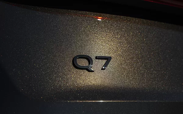 Cars wallpapers Audi Q7 55 TFSI quattro (Tamarind Brown Metallic) US-spec - 2025