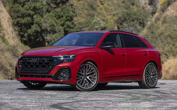 Cars wallpapers Audi SQ8 TFSI quattro (Chili Red Metallic) US-spec - 2025