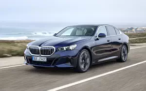 Cars wallpapers BMW i5 eDrive40 M Sport (Tanzanite Blue Metallic) - 2023