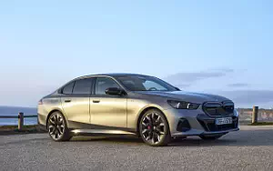 Cars wallpapers BMW i5 M60 xDrive (Frozen Pure Grey) - 2023