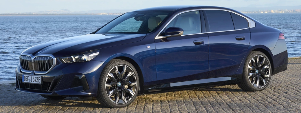 Cars desktop wallpapers BMW i5 eDrive40 M Sport (Tanzanite Blue Metallic) - 2023 - Car wallpapers