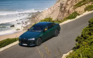 Cars wallpapers BMW i7 M70 xDrive (Aurora Diamond Green) - 2023
