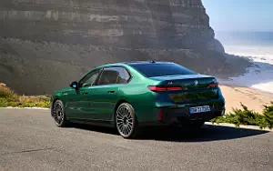 Cars wallpapers BMW i7 M70 xDrive (Aurora Diamond Green) - 2023
