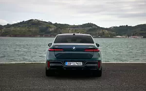 Cars wallpapers BMW i7 M70 xDrive (Aurora Diamond Green) - 2023