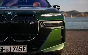 Cars wallpapers BMW i7 M70 xDrive (Aurora Diamond Green) - 2023