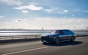 Cars wallpapers BMW i7 M70 xDrive (Frozen Tanzanite Blue) - 2023