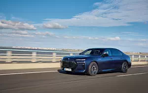 Cars wallpapers BMW i7 M70 xDrive (Frozen Tanzanite Blue) - 2023