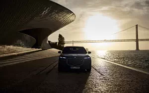 Cars wallpapers BMW i7 M70 xDrive (Frozen Tanzanite Blue) - 2023