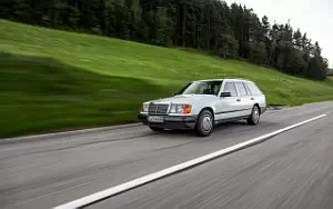Cars wallpapers Mercedes-Benz 300 TD Turbo 4MATIC S124 - 1989