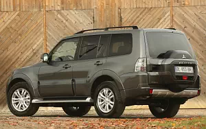 Cars wallpapers Mitsubishi Pajero 5door - 2014