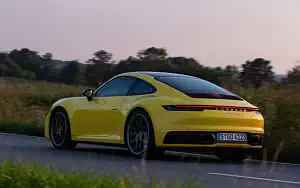 Cars wallpapers Porsche 911 Carrera Coupe (Racing Yellow) - 2019