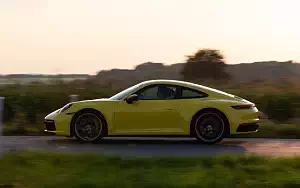 Cars wallpapers Porsche 911 Carrera Coupe (Racing Yellow) - 2019