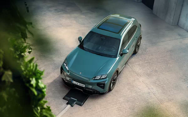 Cars wallpapers Porsche Cayenne Turbo Electric - 2026