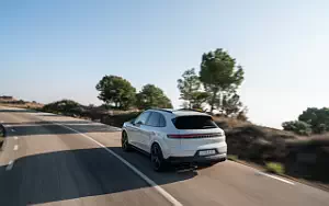 Cars wallpapers Porsche Cayenne S E-Hybrid (Carrara White Metallic) - 2023