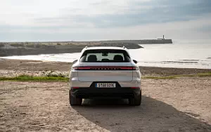 Cars wallpapers Porsche Cayenne S E-Hybrid (Carrara White Metallic) - 2023