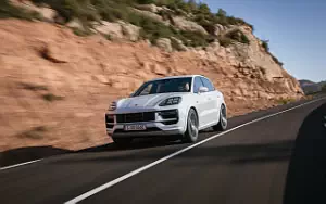 Cars wallpapers Porsche Cayenne Turbo E-Hybrid (Carrara White Metallic) - 2023