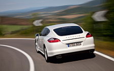 Cars wallpapers Porsche Panamera Diesel - 2011