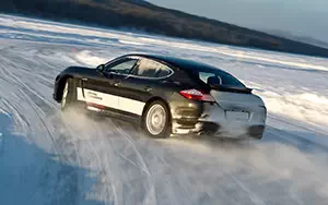Cars wallpapers Porsche Panamera 4S - 2013