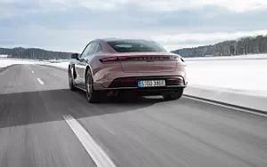 Cars wallpapers Porsche Taycan (Frozen Berry Metallic) - 2021