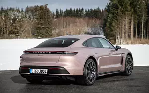 Cars wallpapers Porsche Taycan (Frozen Berry Metallic) - 2021