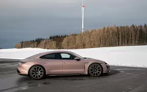 Cars wallpapers Porsche Taycan (Frozen Berry Metallic) - 2021