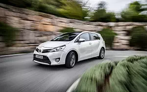 Cars wallpapers Toyota Verso - 2013