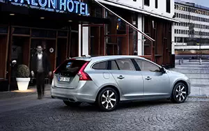 Cars wallpapers Volvo V60 Plug-in-Hybrid - 2013
